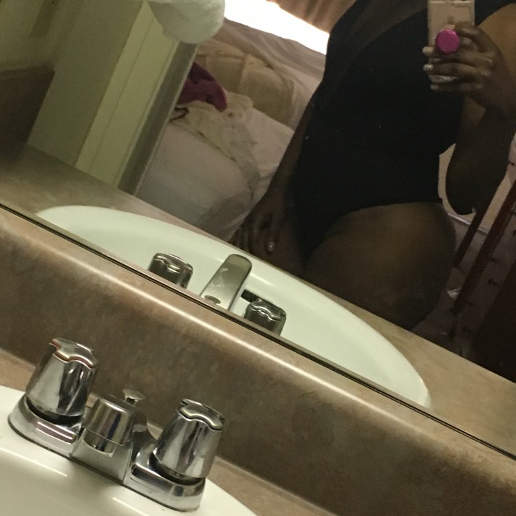 kinky_ebony